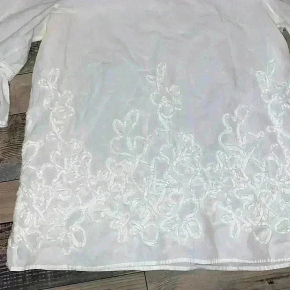 Women’s Pleione blouse size medium - Picture 2 of 7